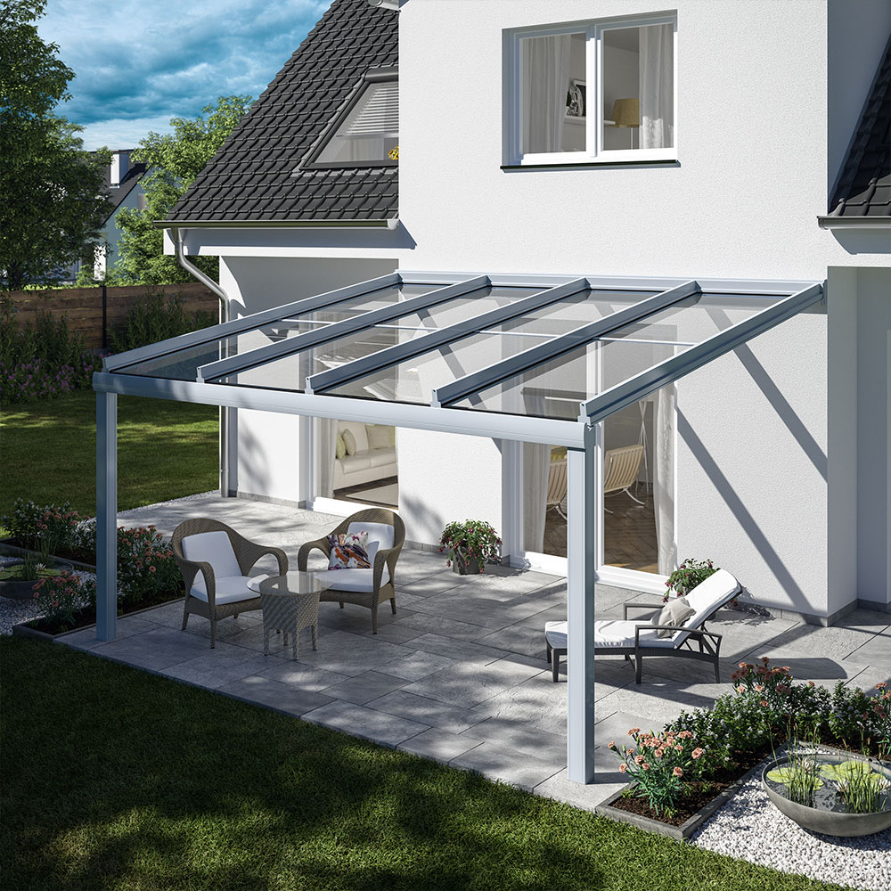 Helle Terrassenüberdachung an Einfamilienhaus – HAnRo Montageservice