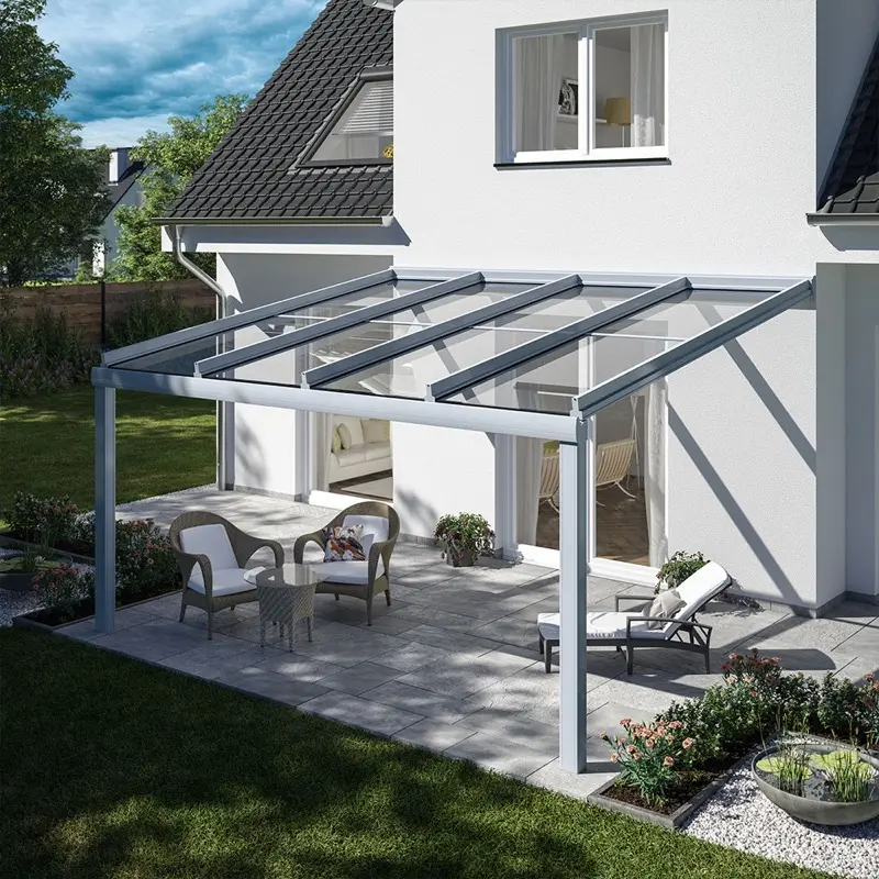 Helle Terrassenüberdachung an Einfamilienhaus – HAnRo Montageservice